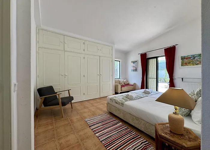 Villa Algarve Country 1 With Pool By Homing Santa Bárbara de Nexe