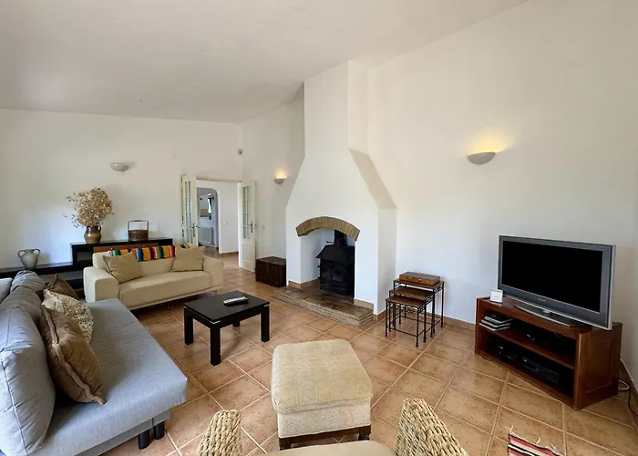 Algarve Country 1 With Pool By Homing Villa Santa Bárbara de Nexe